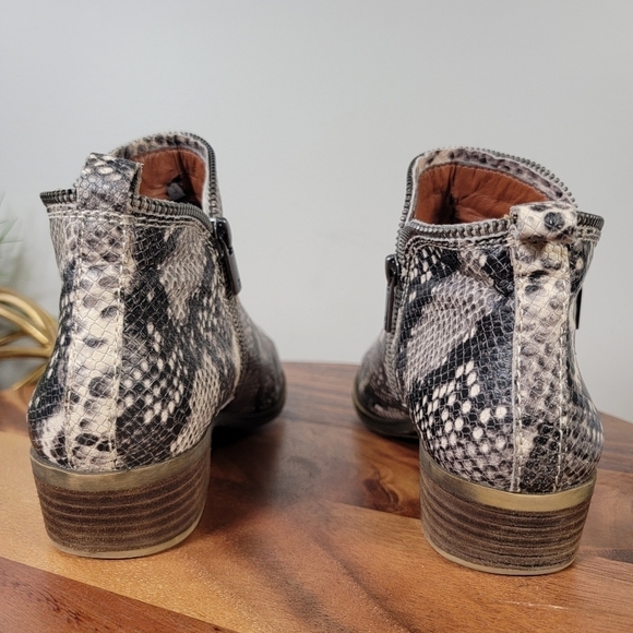 Lucky Brand Snakeskin Print Leather Bartalino zipper ankle boots Size 7.5 - Picture 6 of 17